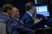 Ｓ＆Ｐ500、一時初の2000ポイント台 米株上昇、重要指数が史上最高値更新