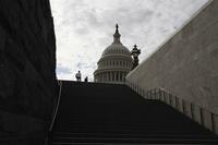 米連邦政府職員、最大100万人の一時帰休も 米政府機関が閉鎖された場合の影響