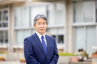 藤田 忠久（ふじた・ただひさ）岐阜市立岐阜小学校校長1961年岐阜県岐阜市生まれ。岐阜大学教育学部体育学科卒。1984年より岐阜県の公立小・中学校教員。岐阜市教育委員会指導主事を経て2010年度より小学校教頭。15年度より岐阜市立徹明小学校校長、17年度より統合新設校の岐阜市立徹明さくら小学校初代校長、19年度より現職。長年、体育科教育の実践や研究に尽力、県の小学校体育科研究部会長等の要職を歴任し、20年度「全国学校体育研究功労者表彰」を受ける。現任校の実践は19年度「岐阜県ふるさと教育表彰」最優秀賞、20年度「読売教育賞」社会科教育部門優秀賞、21年度「博報賞」日本文化・ふるさと共創教育部門博報賞・文部科学大臣賞を受賞