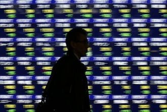 日経平均3日ぶり小反発､薄商い変わらず