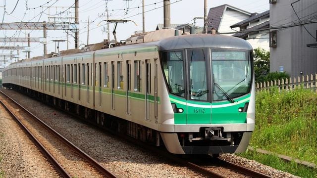 【海外輸入】 着工30年｢小田急複々線｣はこうして完成した 昭和にスタート､平成 コレクション