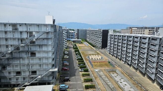 岐阜の｢巨大な県営団地｣個性豊かな"部屋の内部"