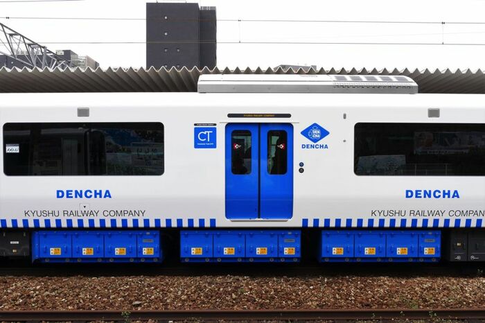 JR九州の蓄電池式電車、床下には蓄電池の箱が