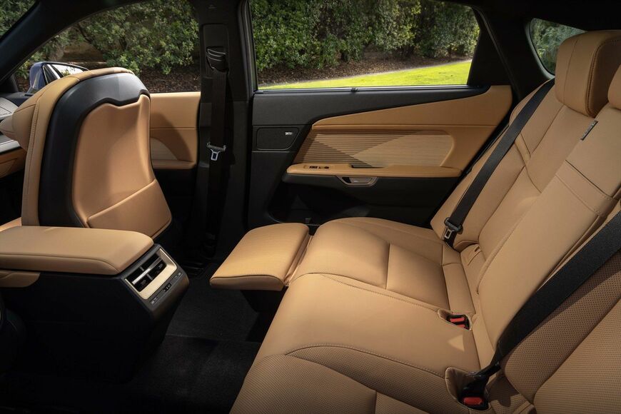 レクサス ES350e Luxury Executive（写真：LEXUS）