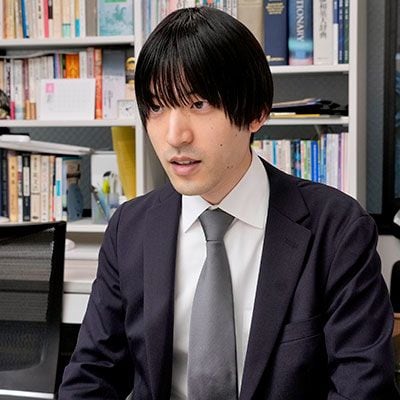 今井 秀太郎（いまい・しゅうたろう）平岡塾 専任講師中1から高3まで複数の学年のクラスを担当している（撮影：梅谷秀司）