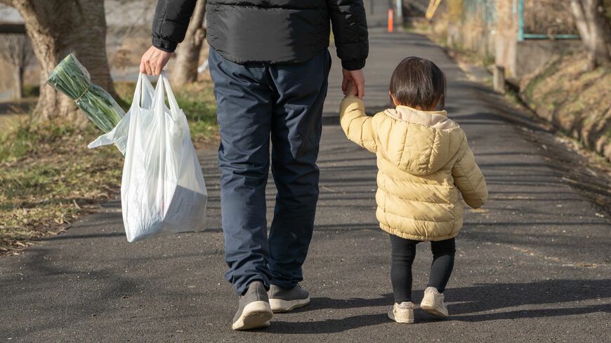 男性と子ども
