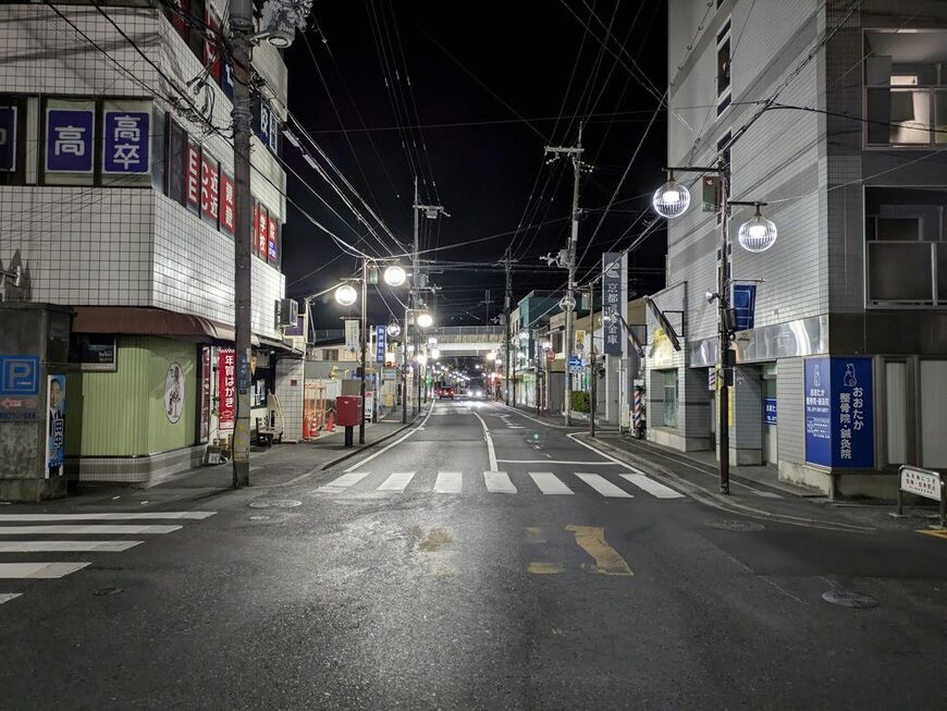 労働終わりの帰り道。夜の空気は冷たかったが、労働後の高揚感を程よく冷ましてくれた（筆者撮影） 