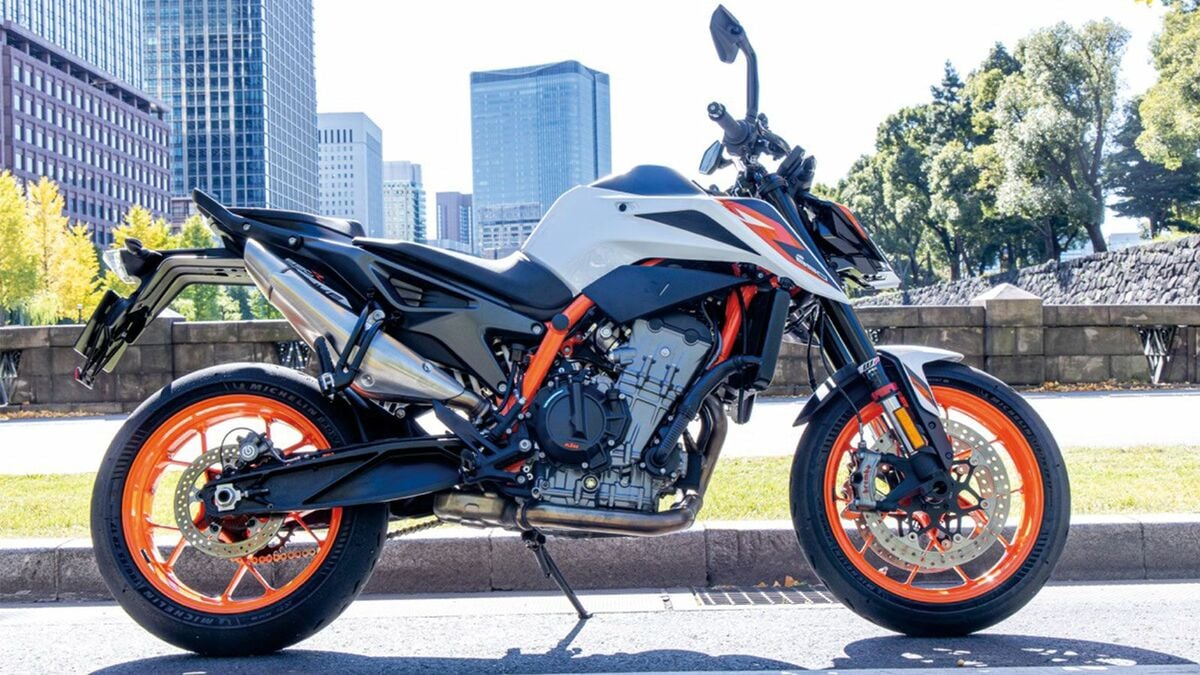 スポーツネイキッド｢890 DUEK R｣に乗ってみた 最高峰MotoGP優勝を