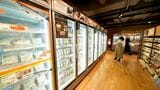 冷凍食品売り場が広い郊外の店のほうが売れ行きがいい傾向がある（撮影：梅谷秀司）