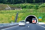 日中の「野登トンネル」（写真：Hiroko / PIXTA）