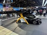 チェリー「ランド・アンド・エアビークル」（写真：小川フミオ）