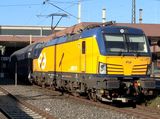 正規ルートでの運転開始初日、オランダの電気機関車が牽引する「ナイトジェット」＝2021年5月（写真：山下満）