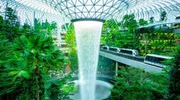 なぜシンガポールは国の中央に｢空虚な穴｣を作ったのか　資源なき都市国家が貫く意外な生存戦略と､｢価格に応じて生き方が決まる｣日本の閉塞感