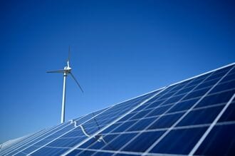 高市新総裁は原発推進派､再エネ業界には逆風も