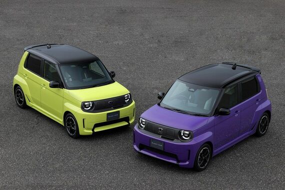 ボディカラーは、新色の「ブーストバイオレット・パール」のほか、「プラチナホワイト・パール」「クリスタルブラック・パール」「チャージイエロー」「ルミナス・グレー」の5色をラインナップ。また、クリスタルブラック・パールi以外はルーフをブラックアウトした2トーンカラーも設定