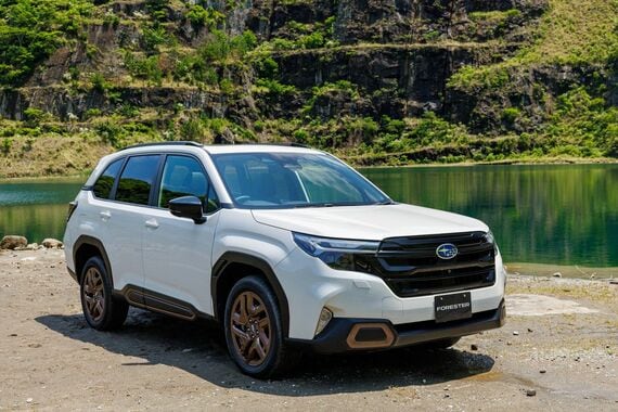 スポーツ系モデルはブロンズ色のパーツでスポーティな雰囲気を表現（写真：SUBARU）