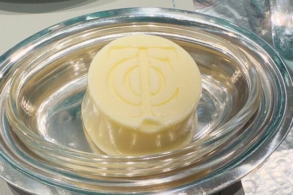 桜チップで燻製したバター