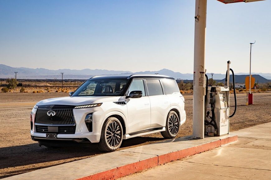 インフィニティのフラッグシップSUV「QX80」（写真：平野 陽）