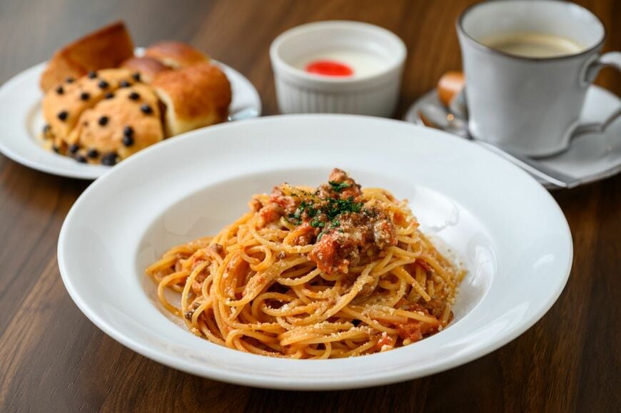 「まちのイタリアン hallelujah」のランチは2178円〜。選ぶメイン料理によって価格が異なる（写真：筆者撮影）