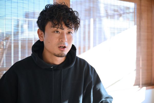 neconote代表取締役社長の黛純太氏。保護猫の問題を社会課題と捉え、保護猫活動を変えていくために事業を立ち上げた（撮影：風間仁一郎）