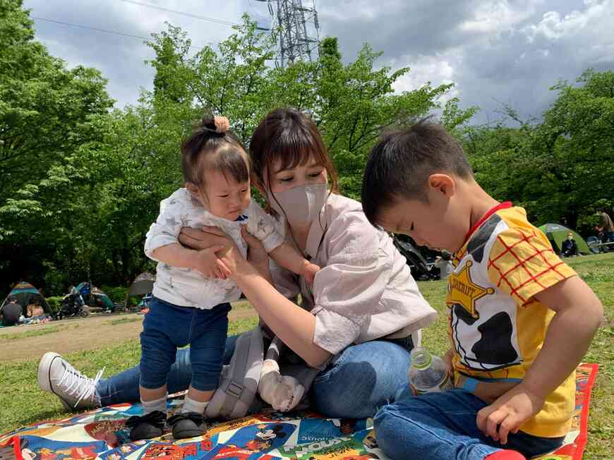 家族で屋外アクティビティ