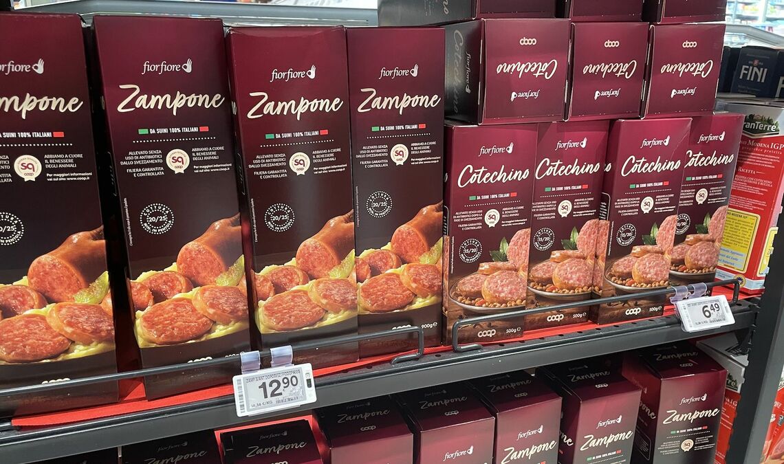 「ザンポーネ」と「コテキーノ」