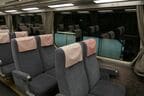 座席2脚につき大型窓が1枚