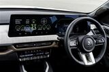三菱の新型SUV「エクスフォースHEV」（筆者撮影）