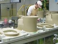 TOTOが最新鋭トイレ工場を稼働、生産性25％アップ、国内新設は23年ぶり、将来の工場再編も視野