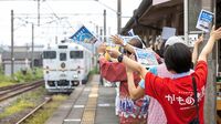 長崎･佐賀に登場｢ふたつ星｣とはどんな観光列車? おもてなし､車窓越しの風景､乗り心地…