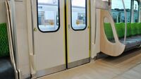田園都市線新車｢ドア横スペース｣はなぜ広いか ｢狛犬ポジション｣の邪魔を回避し遅延抑制