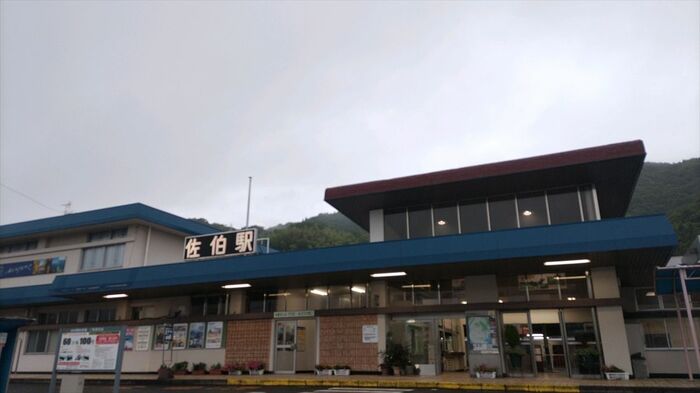 雨の佐伯駅