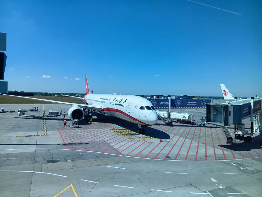 この飛行機に乗った（写真：筆者撮影）