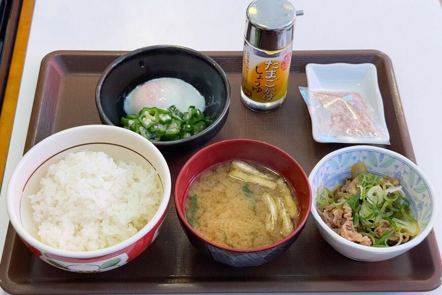 こちらは、すき家の牛まぜのっけ朝食430円