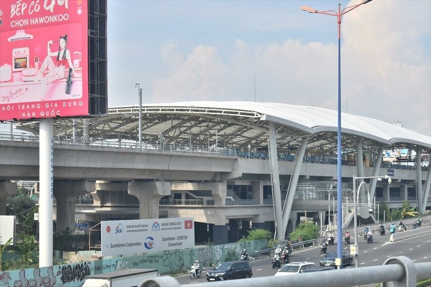 2面4線を有するタンチャン駅（筆者撮影）