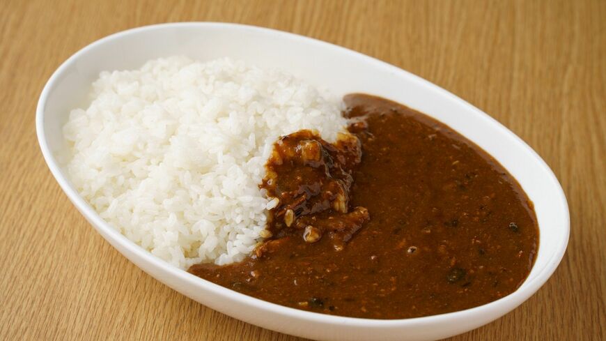 元プロボクサー、福井英史さんが作るフクイのカレーの「ポークカレー」2人前で1080円（筆者撮影）
