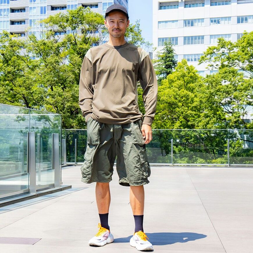 Tシャツ／シーイー、パンツ／ビームス、シューズ／ブルックス、キャップ／グッドイナフ、靴下／フィーチャーズ（写真：OCEANS編集部）