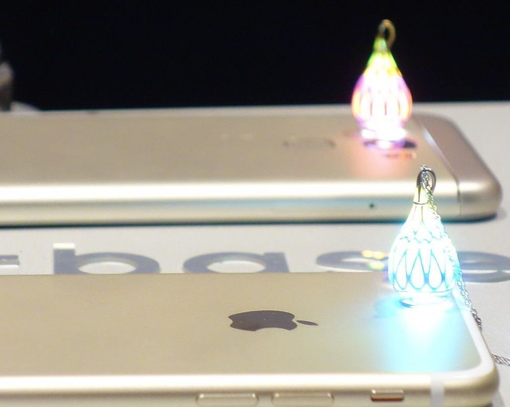 スマホ用 ライトのかさ が作られた深い理由 ファッション トレンド 東洋経済オンライン 社会をよくする経済ニュース