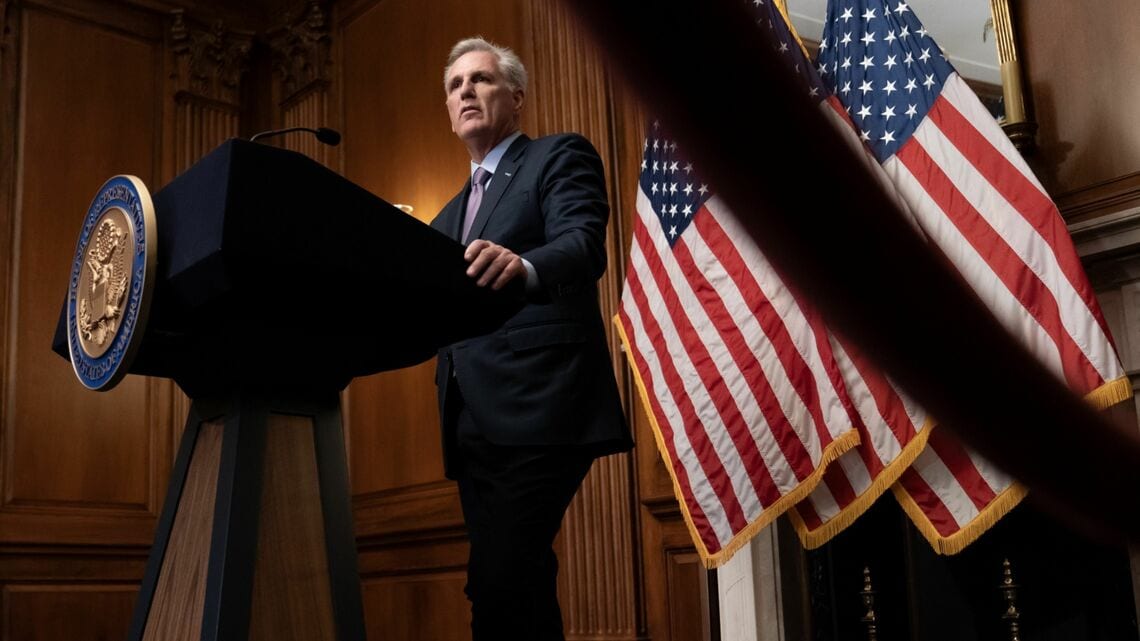 議長不在で、中東の危機にアメリカ動けず(10月3日に解任されたマッカーシー氏、写真・Bloomberg)