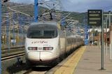 スペイン鉄道の高速列車「AVE」100型（撮影：橋爪智之）