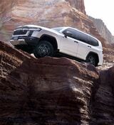 トヨタ「ランドクルーザー300 GR SPORT」（写真：トヨタ自動車）