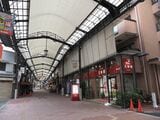 全長約200メートル。アーケードに覆われ、雨天時の買い物に便利（筆者撮影）