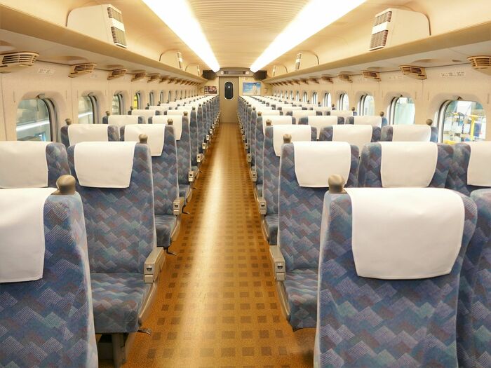 喫煙車の車内