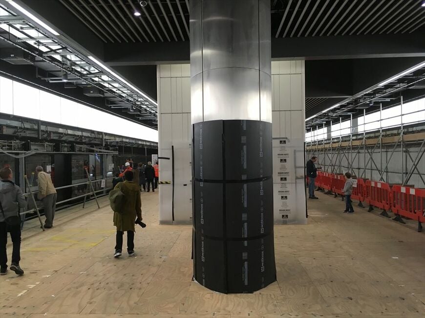 建設中のカナリーウォーフ駅＝2017年9月（筆者撮影）