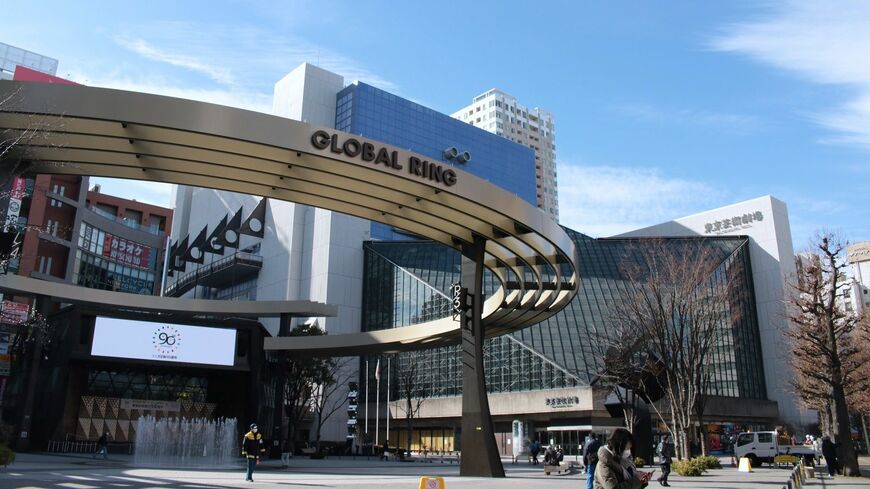 池袋駅西口側の東京芸術劇場周辺