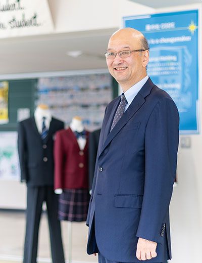 石川一郎（いしかわ・いちろう）宇都宮海星学園理事長。カリキュラムマネージャー（聖ドミニコ学園・星の杜中・高等学校・福山暁の星中・高等学校）。専修大学北上高校理事。現在、多くの学校の教育改革に関わる。1962年東京都出身、ニューヨークで生活の後、暁星学園に学ぶ。85年早稲田大学教育学部社会科地理歴史専修卒業。暁星国際学園、ロサンゼルスインターナショナルスクールなどで教鞭を執る。元かえつ有明校長。香里ヌヴェール学院学院長。著書に『2020年の大学入試』（講談社）『先生、この「問題」教えられますか』（洋泉社）『学校の大問題』（SB新書）『捨てられる教師』（SB新書）（写真：本人提供）