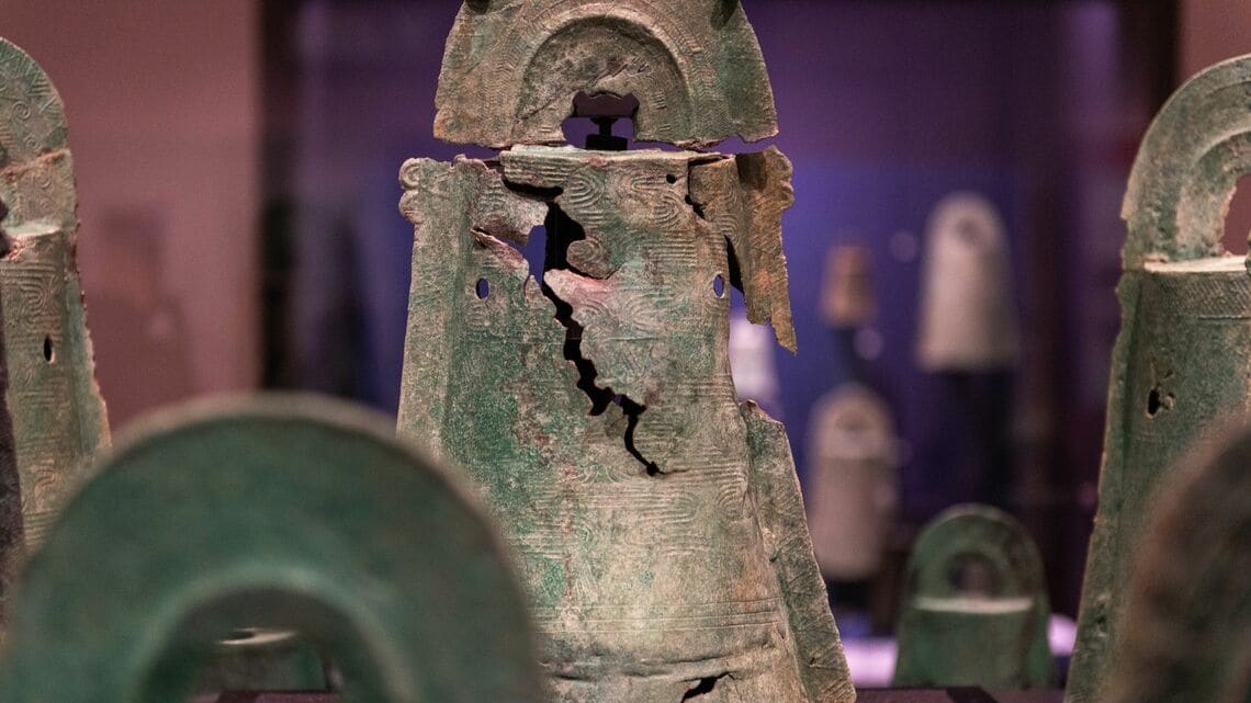 なぜ銅鐸が「三種の神器」に加えられなかったのかを考察します（写真：Daikegoro／PIXTA）