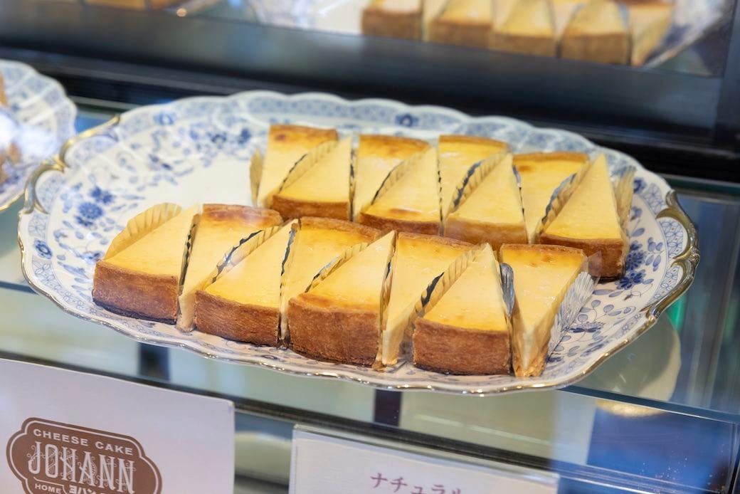 甘み抑えめの基本のチーズケーキ「ナチュラル」税込み540円（撮影：佐々木仁）