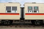 左が鋼製車で右がアルミ車