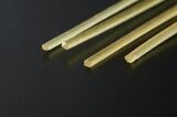 角麺にすることで、グルテンフリー麺の弱点である食感をうまく補っている（写真：ケンミン食品提供）